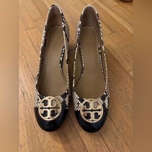 Tory Burch Black and Cream Heels